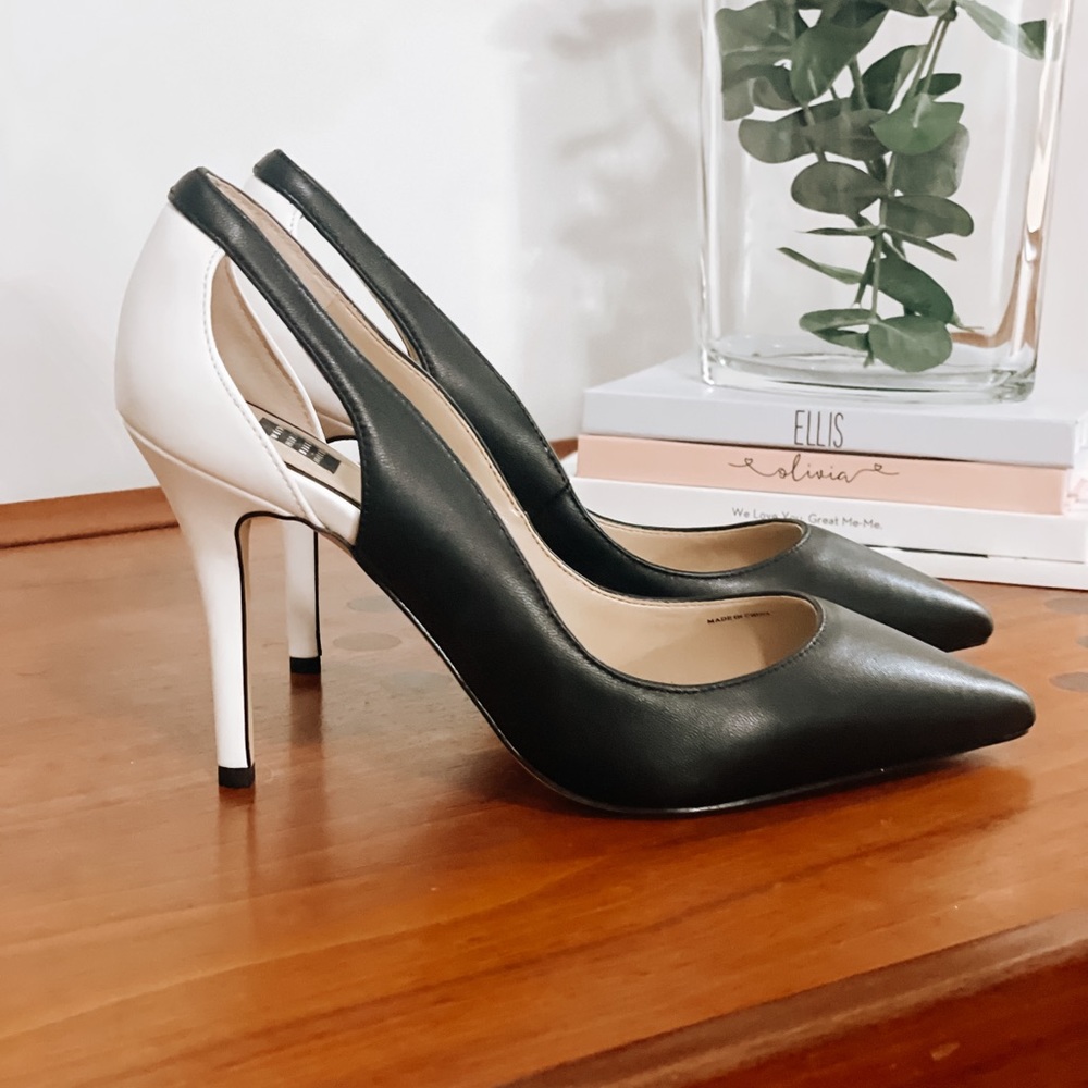 White House Black Market Pumps, size 9.5